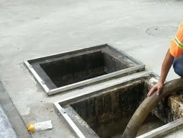 新宾化粪池清理